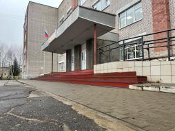 Вход в школу.